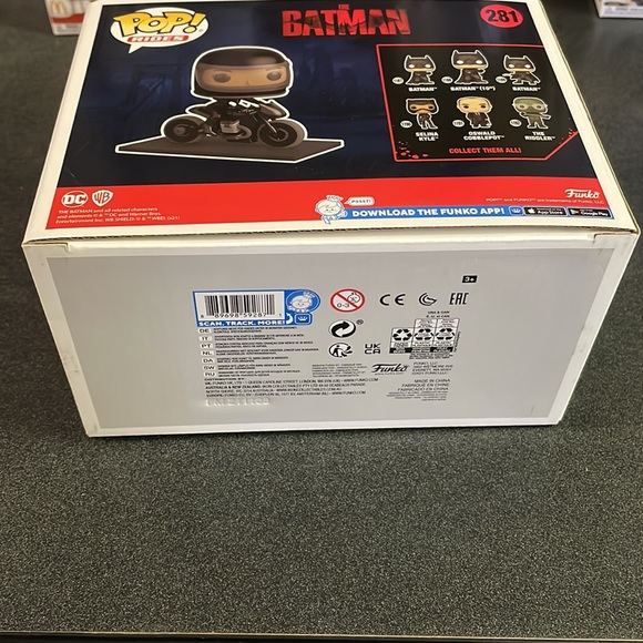 Pop! #281 Selina Kyle on Motorcycle - Picture 8 of 12